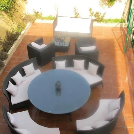 Сasa de vacaciones Welcoming House In With Private Parking *