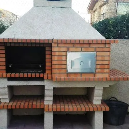 Сasa de vacaciones Welcoming House In With Private Parking *