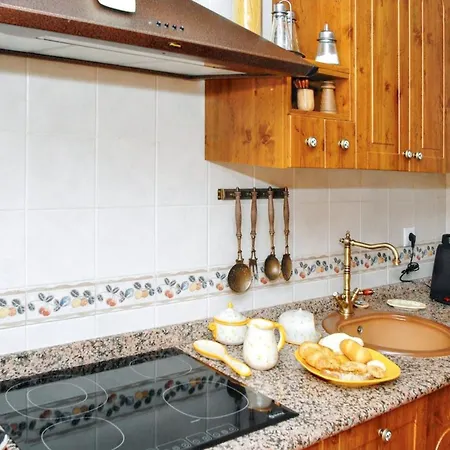 Welcoming House In With Private Parking Ávila