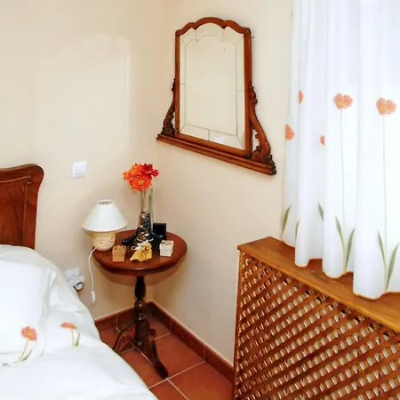 Casa de Férias Welcoming House In With Private Parking