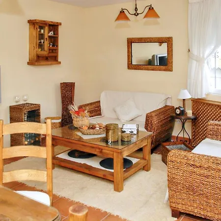 Casa de Férias Welcoming House In With Private Parking Ávila