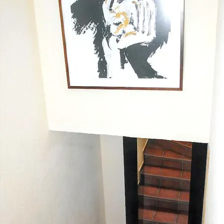 Welcoming House In With Private Parking