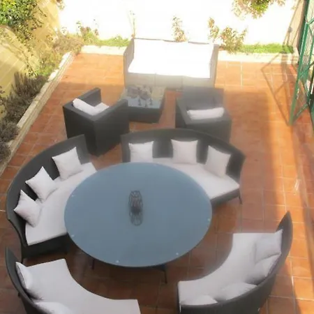Welcoming House In With Private Parking Сasa de vacaciones