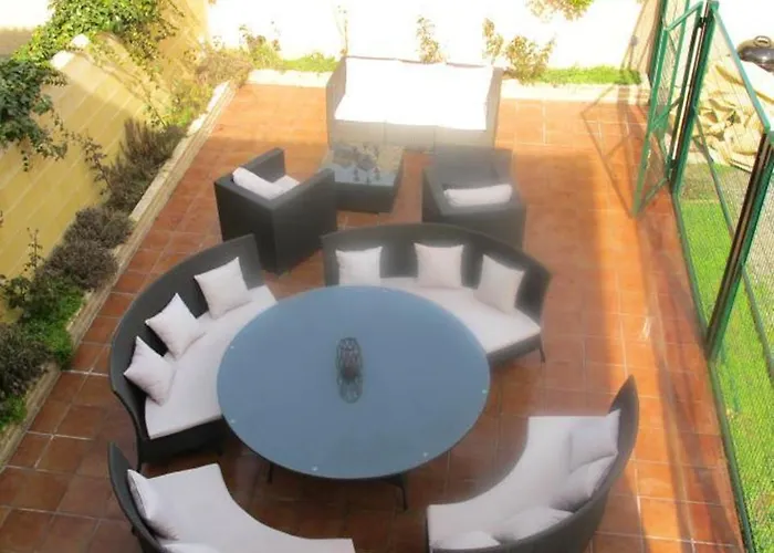 Vakantiehuis Welcoming House In With Private Parking *