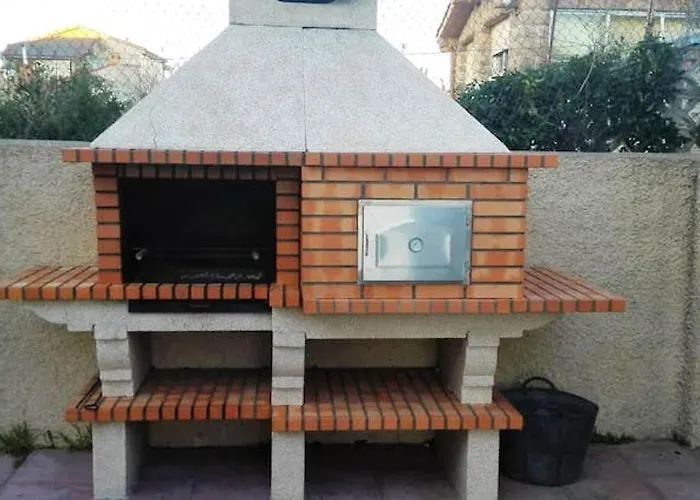 Nyaraló Welcoming House In With Private Parking *