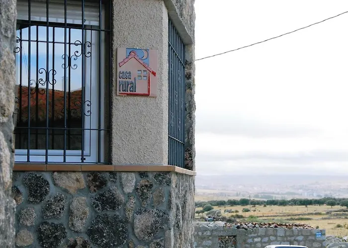 Welcoming House In With Private Parking Nyaraló