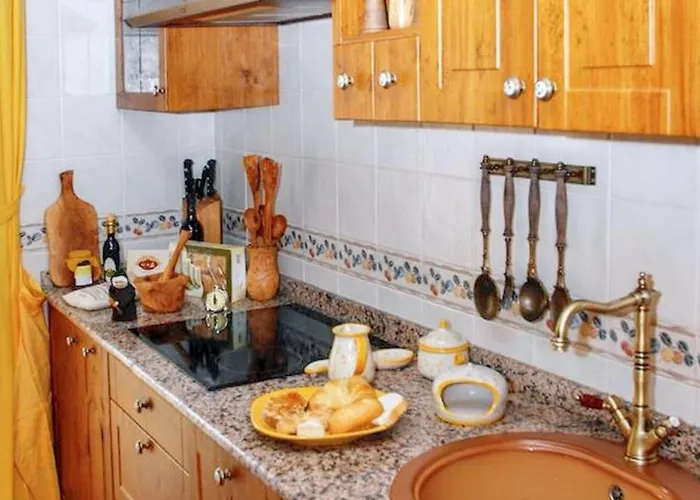 Welcoming House In With Private Parking Vakantiehuis